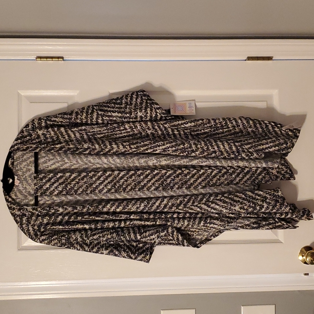 S/M Lularoe Savanah wrap with belt
